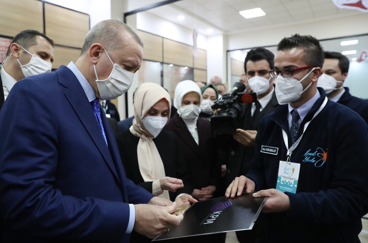 tcbestepe's tweet photo. Cumhurbaşkanı @RTErdogan, Elazığ’da İpek Yolu Uluslararası Çocuk ve Gençlik Çalışmaları Merkezi Açılışına katıldı. https://t.co/Ayp0LAEtml