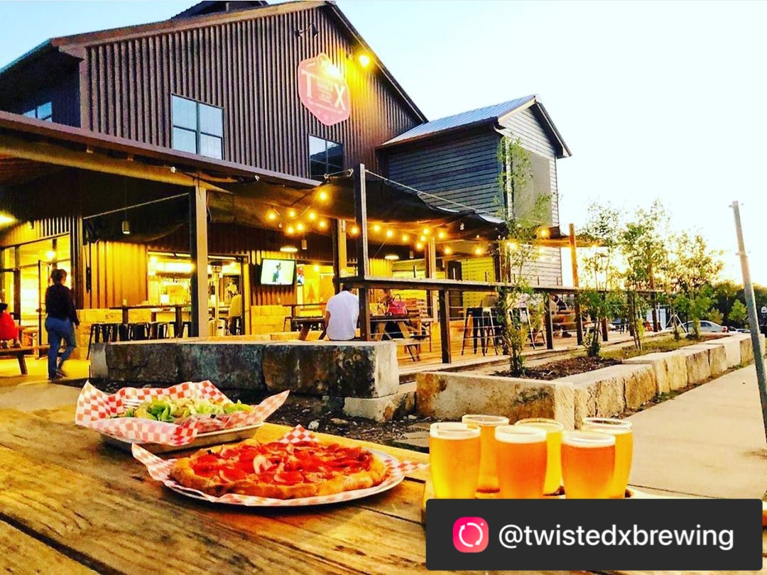 DWTFestival's tweet photo. Beer, pizza, and fun! Bar bingo has returned to Twisted X Brewing every Thursday evening. The game is free to play and prizes are awarded each round. 📸 Twisted X Brewing Company https://t.co/A5y9RbKsjx