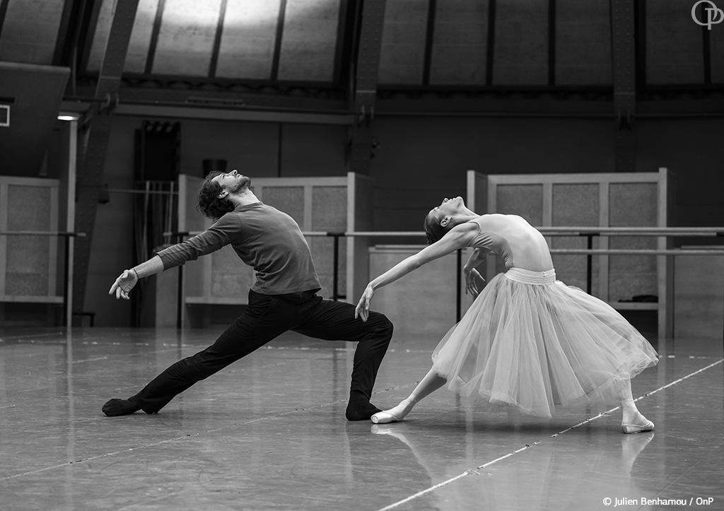 #GO2021
Le Gala d’ouverture du ballet se prépare au Palais Garnier. À découvrir gratuitement à partir du 30/01 20h00 sur chezsoi.operadeparis.fr grâce au soutien de <a href="/ROLEX/">ROLEX</a> , <a href="/CHANEL/">CHANEL</a>, des mécènes du Comité d’honneur et des donateurs de l’évènement. ✨