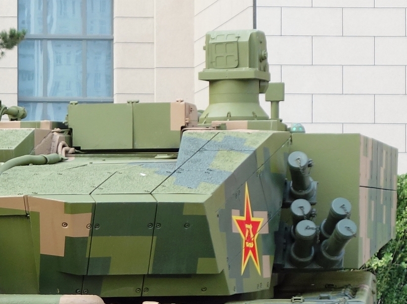 TheDeadDistrict's tweet photo. #PLA's #Type99A fitted with laser countermeasure system.
This #MBT is fitted with unique active laser protection system, which uses a high-powered laser to disrupt missiles laser or infrared guidance signal, disable enemy observation optics and damage eyesight of enemy gunner. https://t.co/LwU1nDjFJs