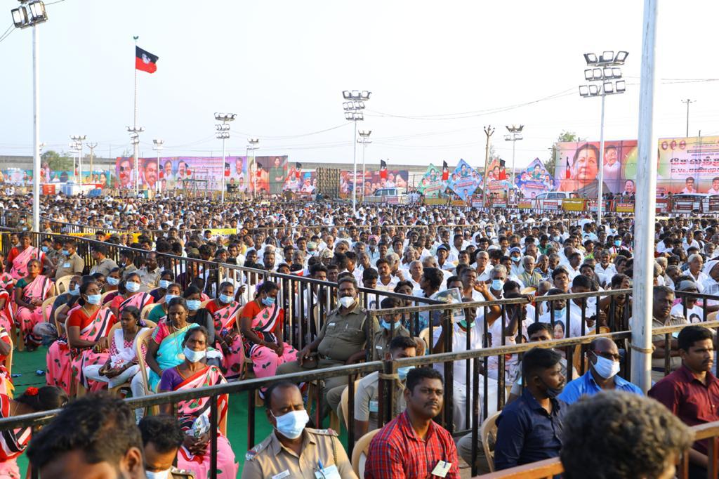 DRMGKOFFICIAL's tweet photo. இன்று (25-01-2021) புரட்சி தலைவி அம்மா அவர்களின் அருளாசியோடு கள்ளக்குறிச்சி மாவட்ட
அ.இ.அண்ணா திராவிட முன்னேற்ற கழகத்தின்
மாணவரணி சார்பில் மொழிப்போர் தியாகிகள் வீரவணக்க நாள் பொதுக்கூட்டத்தில்
மாண்புமிகு முதல்வர் அண்ணன் #எடப்பாடியார் அவர்கள் கலந்து கொண்டு சிறப்புரை ஆற்றினார். https://t.co/zoOZu2rOmt