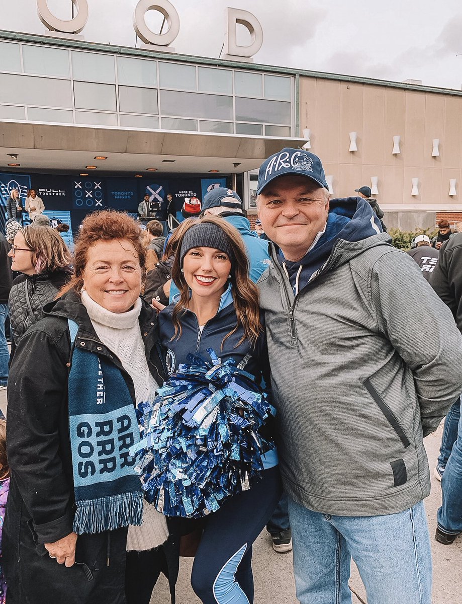 A big HAPPY BIRTHDAY to my biggest fan, my look alike, amazing writer, golf teacher and best dad a girl could ask for 🎉 so happy to finally spend the day with you after 25 years of you being gone on a trip!! Love you so much ❤️<a href="/YoungerGolf/">Rick Young</a>