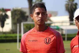 Leonardo Rugel: Defensa central de Universitario, categoría 2001. La temporada pasada estuvo en UTC y este año busca hacerse un espacio en tienda crema. Tiene un muy buen timing a la hora de defender.