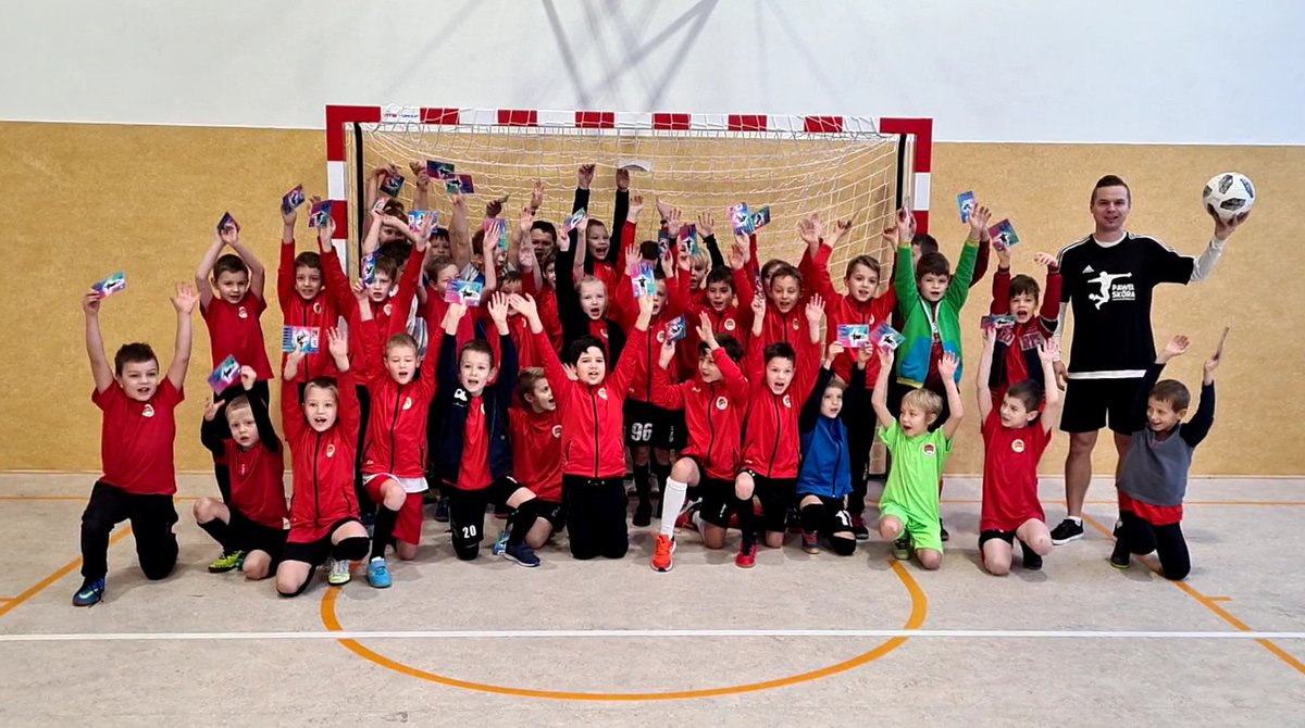 ⚽️😊⚽️😊⚽️😊 #pawelskora #freestylefootball #trikipilkarskie #pilkanozna #football #ball #pasja #passion #happiness #happy #players #footballer #fun #kids #polishboy #dreamer #followyourdreams #liveyourlife #wieczor #evening #poniedzialek #monday