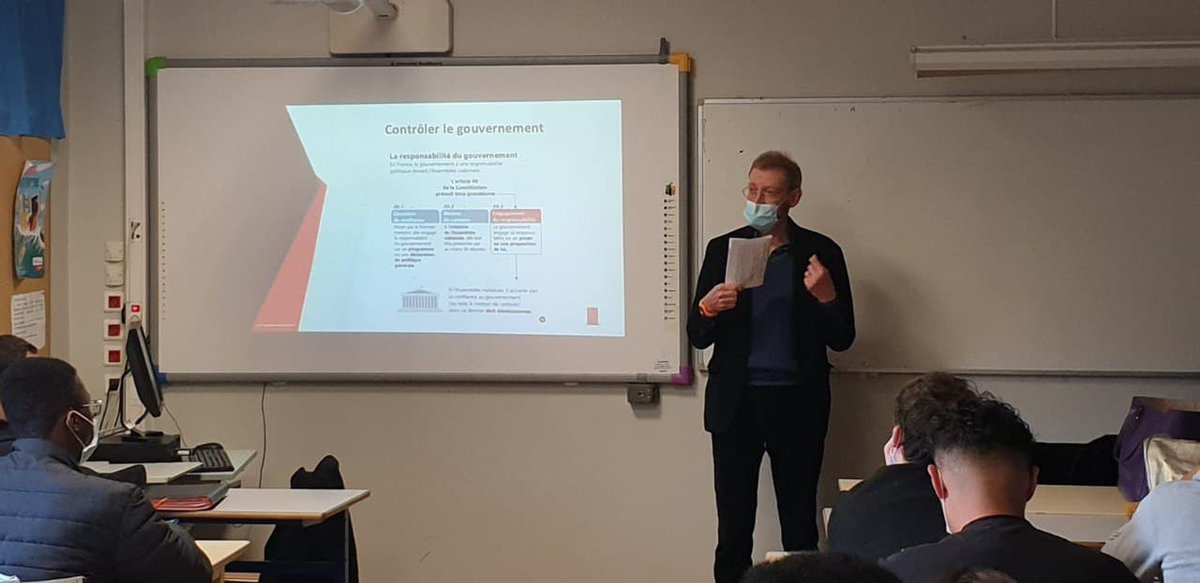 ParlonsDem's tweet photo. Échanges passionnants avec les Terminales du lycée Camille Pissarro à Pontoise. Au programme : 
- la France est-elle une démocratie ?
- quelles sont les missions du Parlement ?
Avec une étude de cas sur la loi de bioéthique en cours d'examen
Merci à leur enseignante, @civismeAPHG https://t.co/U5E1DGQjiV
