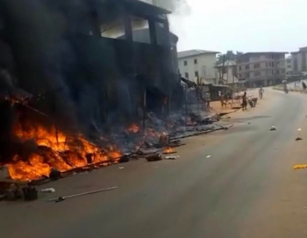 SaharaReporters's tweet image. Soldiers Invade IPOB Eastern Security Network’s Operational Base, Kill Five, Burn Church, Others | Sahara Reporters
The attack by the soldiers was said to be a reprisal after members of the ESN engaged them in a shootout last Friday.
READ MORE: bit.ly/3sW5HSs
