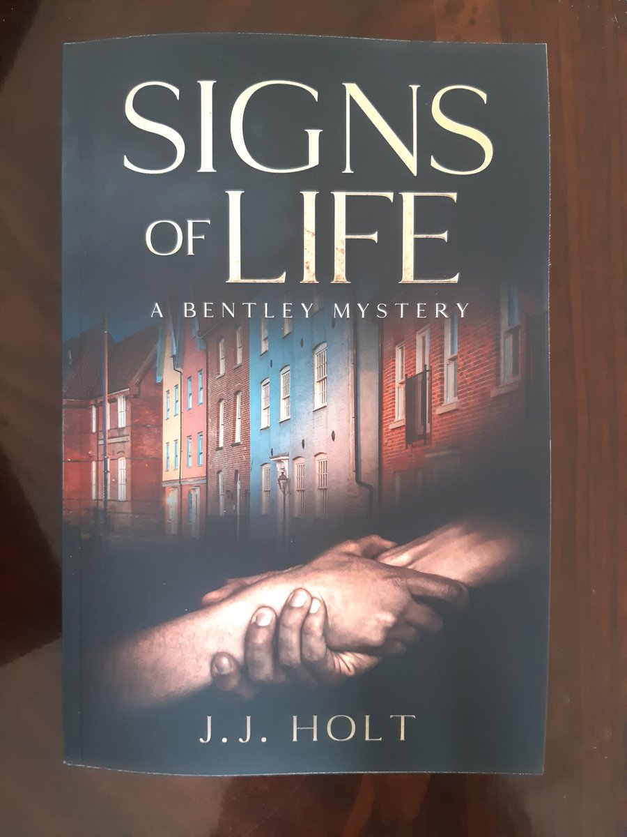 JJ_HoltAuthor's tweet photo. It's here. First copy of Signs of Life!! Once proof-checked, this little beauty will be available Feb 1st!! https://t.co/YTylpYFffk