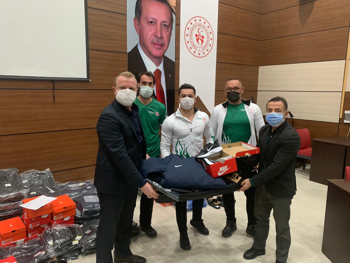 📍🤼‍♂️ GÜREŞ 🛶 KANO 🏋️‍♀️ HALTER

Branşlarında Eğitim gören Sporcularımıza Gençlik ve Spor Bakanlığımız talimatları doğrultusunda İl Müdürlüğümüz tarafından alınan spor malzemeleri teslim edildi. 

🇹🇷 Emeği geçen herkese sporcularımız adına şükranlarımızı sunuyoruz.