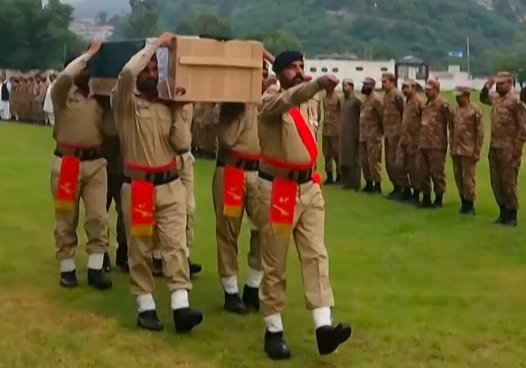 apki_baji2's tweet image. Bas itna sa "khawab" hai ♥️🇵🇰♥️