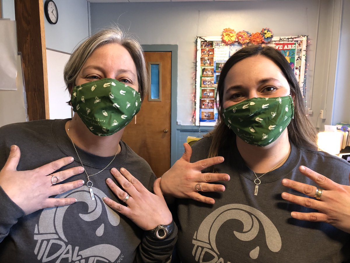 pgervia's tweet photo. #PATHadventure #wellness kickoff today! Your friendly #wellnessleaders matching head to toe to promote the fun! Hard to get our jewelry in the pics but yes it all matches! @MsAshleyDubois #mrpsvt @tomyPATH #tidalwave #wearethepearlsofwisdom https://t.co/l8e3uBI7Un