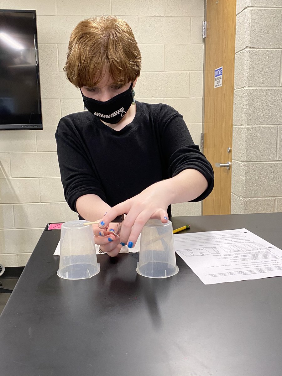 Magnetic strength lab to reintroduce Ss to the lab space! #welcomeback #HybridLearning #sciencerocks #smspride #enagage109 <a href="/ablythe109/">Ann</a>