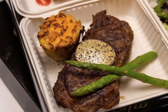 Prueba el New York Prime a la Parrilla con Mantequilla de Trufa Negra acompañado de Papa al Horno Gratinada y Espárragos.
Disponible para llevar: 55 2519 7951 (WhatsApp)
#sirviendoaméxico #méxicounido #cdmx #yomequedoencasa #comeencasa #queremoscomer #togo #servicioadomicilio https://t.co/u7vORC5JJa
