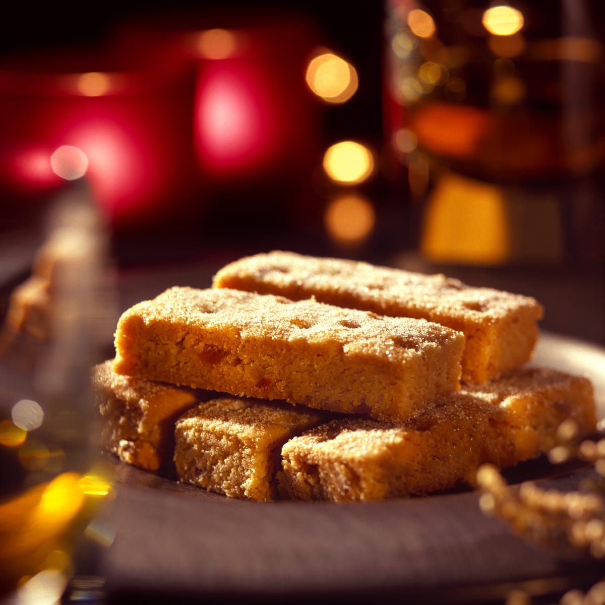 ShortbreadHouse's tweet photo. It's Burns Night so after your haggis, neeps and tatties settle down with a dram and some shortbread to read the very best of Robert Burns 🏴
#trulyhandmade #scottishshortbread #shortbreadfingers #shortbreadhouse #burnsnight #whisky #haggisneepsandtatties https://t.co/xAKv5mDyby