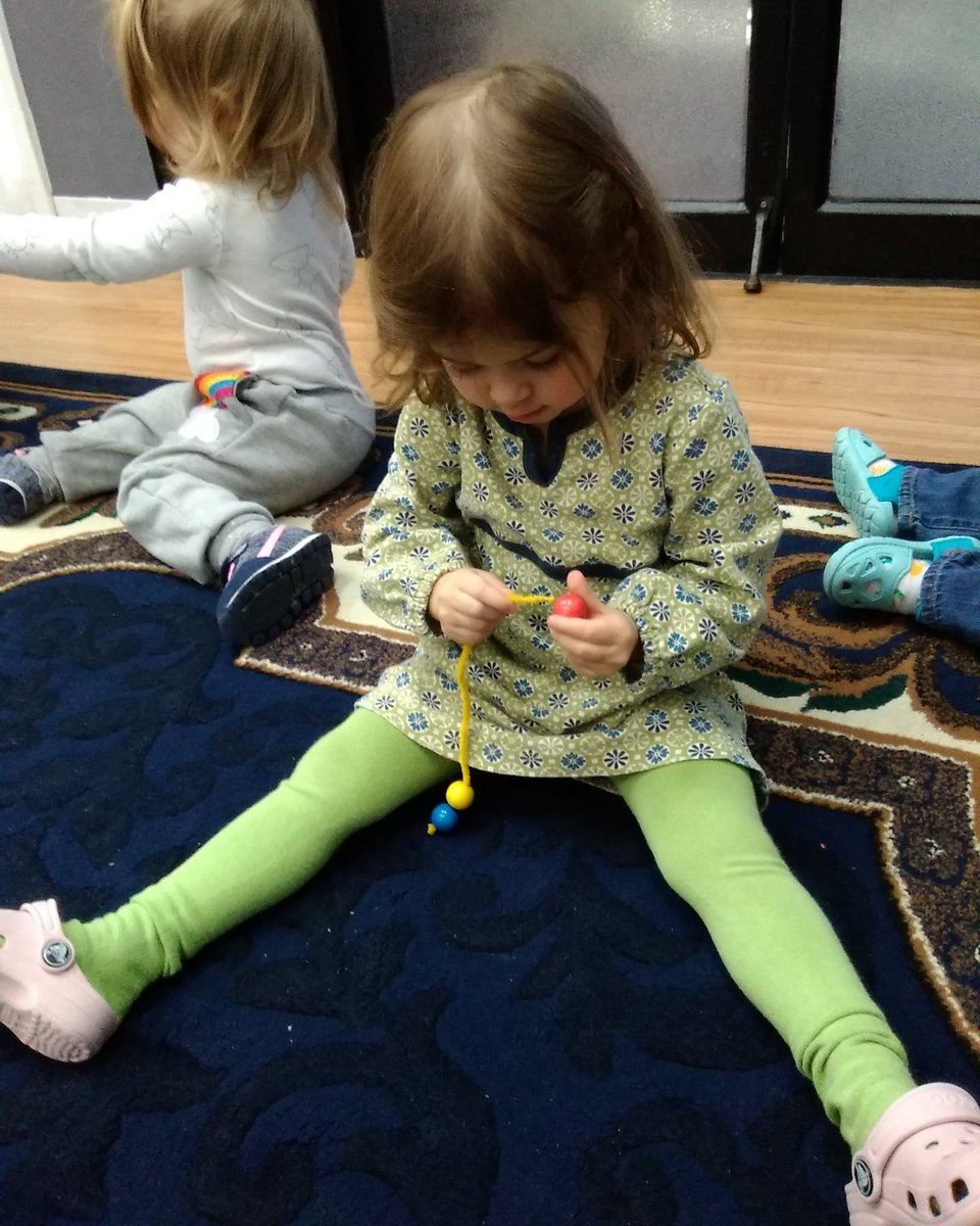 BritleysC's tweet photo. Pattern activity!
#stringandbeadsactivity #montessoritoddler #patternlesson #motorskilldevelopment https://t.co/o7B39JEVNg