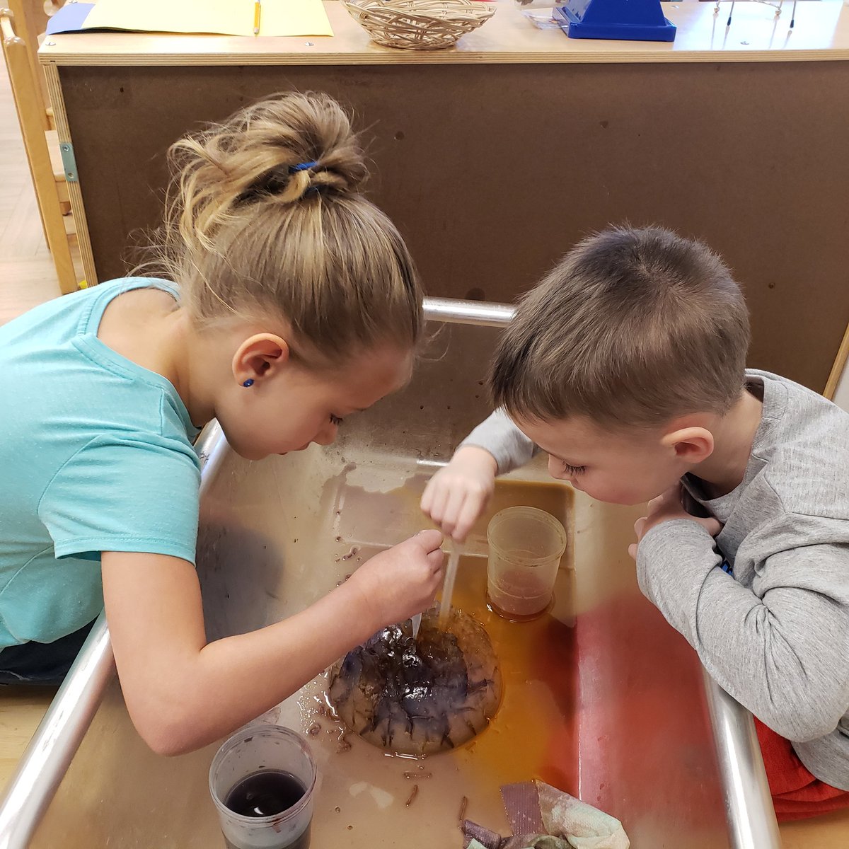AprilJemes's tweet photo. Our #liltrojans have been busy this Monday.  Fine motor muscle development at centers and an igloo stem challenge after learning about people that live in Arctic regions. https://t.co/7O1LCLcwHo