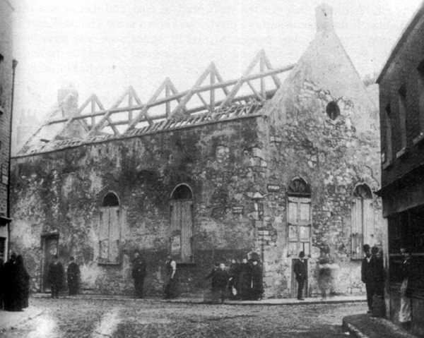 Most manor courts and their associated debtors prisons were abolished in 1827. The building which housed the court survived until 1897 when it was demolished. Its former location now seems to be the green area at the intersection of Pimlico and Marrowbone Lane.