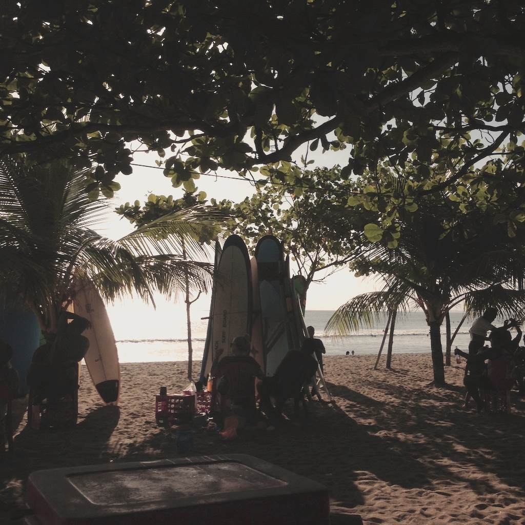 TBEExplorer's tweet image. Oh I miss my Bali beach days.

Just hanging on the beach talking with the locals, watching them go about their business while reading a book and sipping on a Bintang.

#bali #indonesia #solofemaletravel #solotravel #travelwriter #travelphotographer #thebrighteyedexplorer