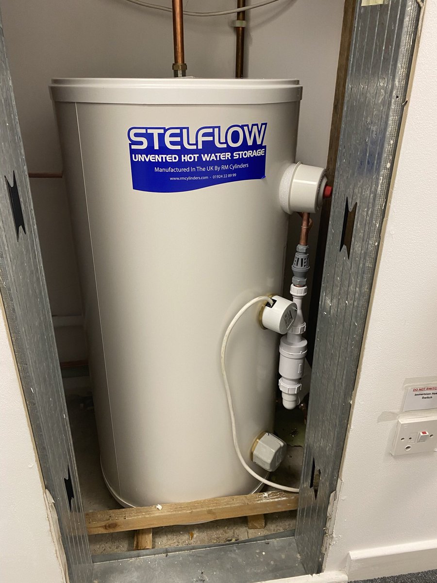 A lovely little cylinder swop for a Newbury business to give efficient hot water delivered through out the site