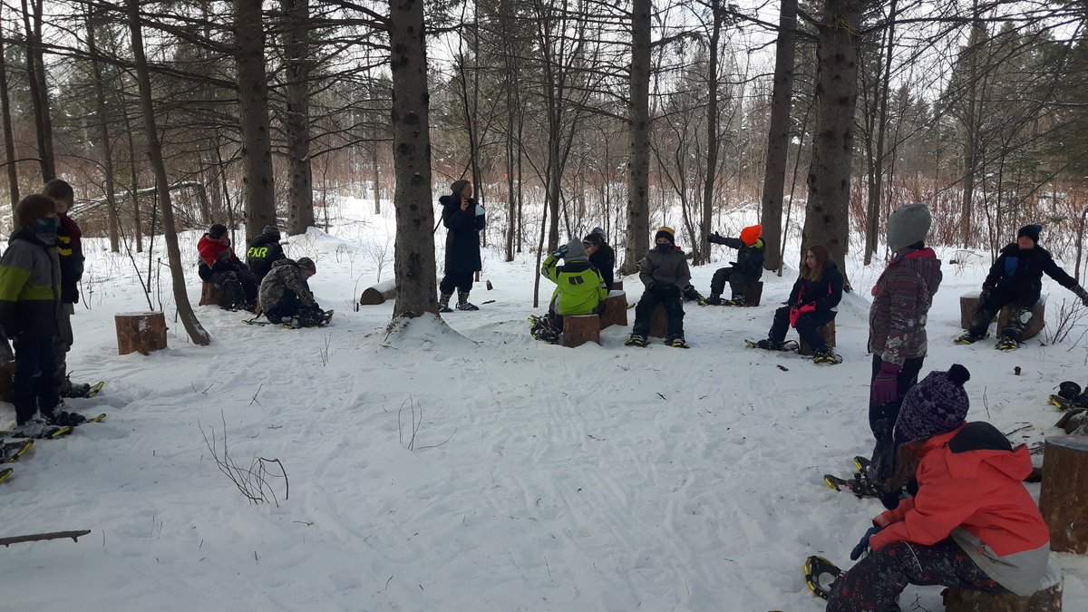 #snowshoeing <a href="/Killaloeps/">KillaloePS</a> students in gr 3/4 spending time outside with friends!