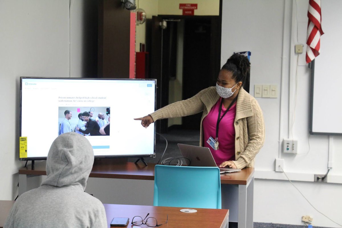 mlecjagtv's tweet photo. TV production is a class that incorporates technology learning and our students are doing just that!! @MLECJaguars https://t.co/PtqhADVgDi