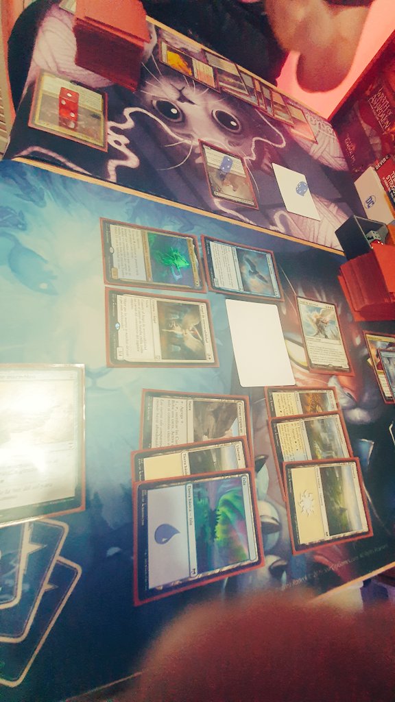 Ayer hace 17 años estaba en el prelanzamiento de Darksteel, organizado por <a href="/necrotower/">Necrotower</a> , mi primer evento oficial de magic :) ayer lo celebramos mi esposa y yo jugando magic, el juego por el que nos conocimos :) obvio con regalos de <a href="/Magic_LATAM/">Magic: The Gathering Latinoamérica</a>