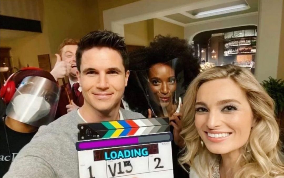 josuelo's tweet photo. Ya están grabando la segunda temporada de #UploadTV 😎 #TVsuelo una gran ñoñicomedia de #PrimeVideo 📺 https://t.co/laOx50LKqS