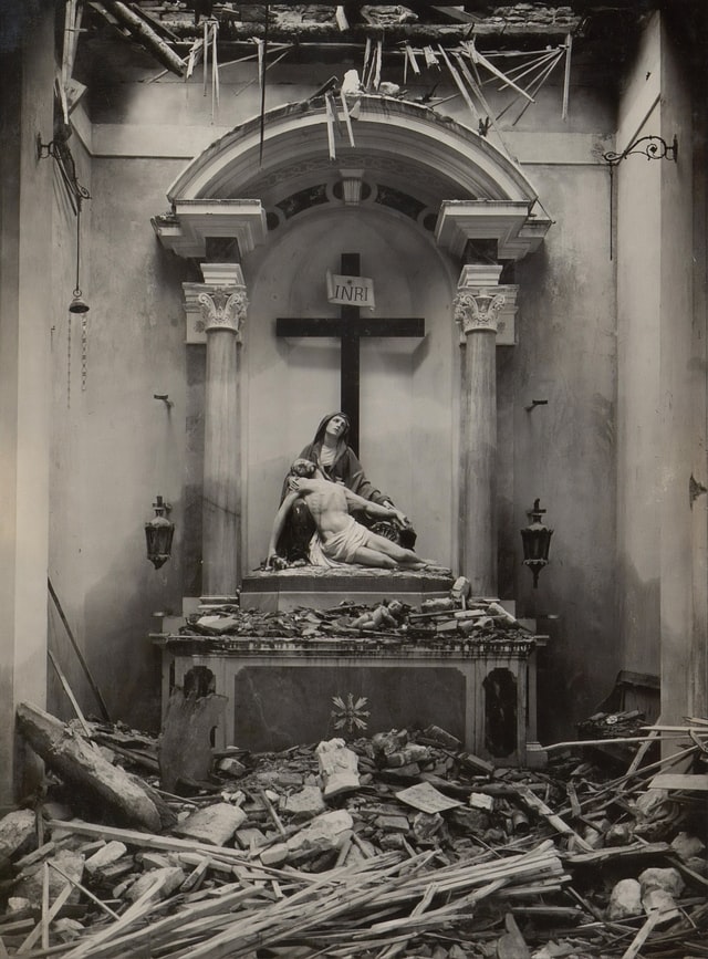 arteideorg's tweet photo. World War One Destruction, Altar in the church of Segusino (photo by Austrian National Library) https://t.co/yHjcQW3IGA