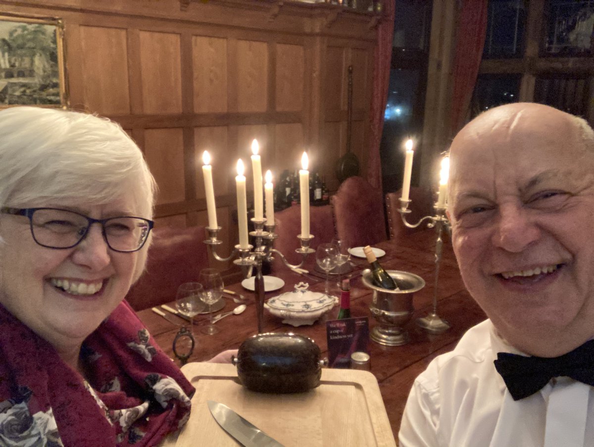 We've toasted the haggis and about to tuck in #SECBurnsSupper <a href="/ParmenterDale/">Dale Parmenter</a> <a href="/drpgroup/">DRPG</a> <a href="/richylea/">Richard Hingley</a>