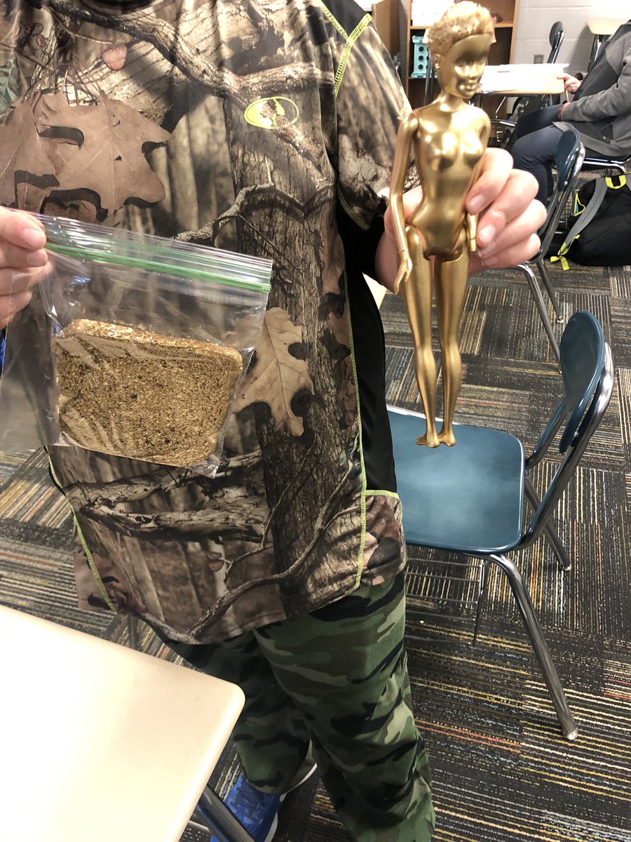 6th graders re-enacted Greek mythological stories today. Can you guess which ones these were!? 👑