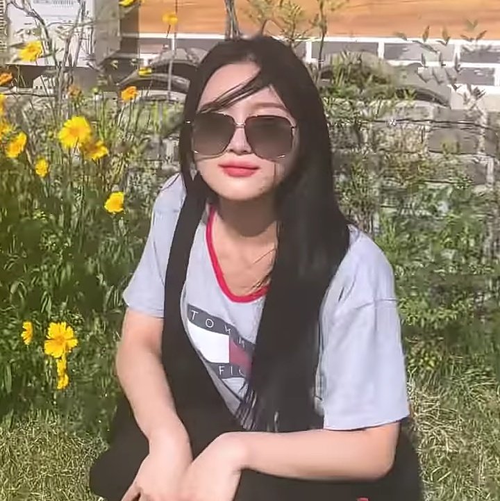 siyeon being round: a messy thread