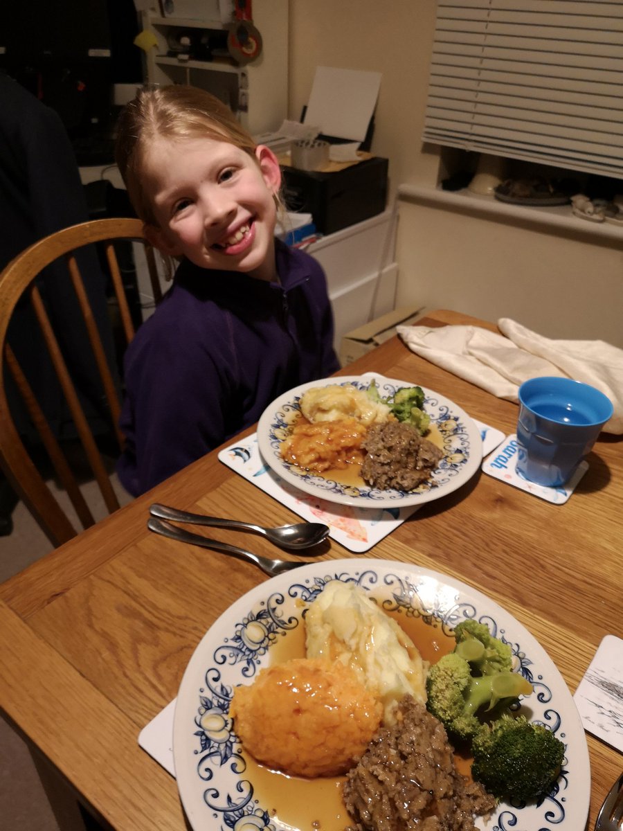 raeedwards80's tweet photo. Gie her a Haggis! (and she loves it!) Happy Burns Night 🥃
#haggissupper #burnsnight2021 #thisgirlloveshaggis #sheridansbutcher #besthaggis https://t.co/tWiz1uaOS9