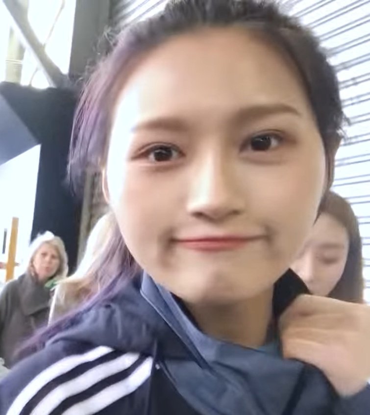 siyeon being round: a messy thread