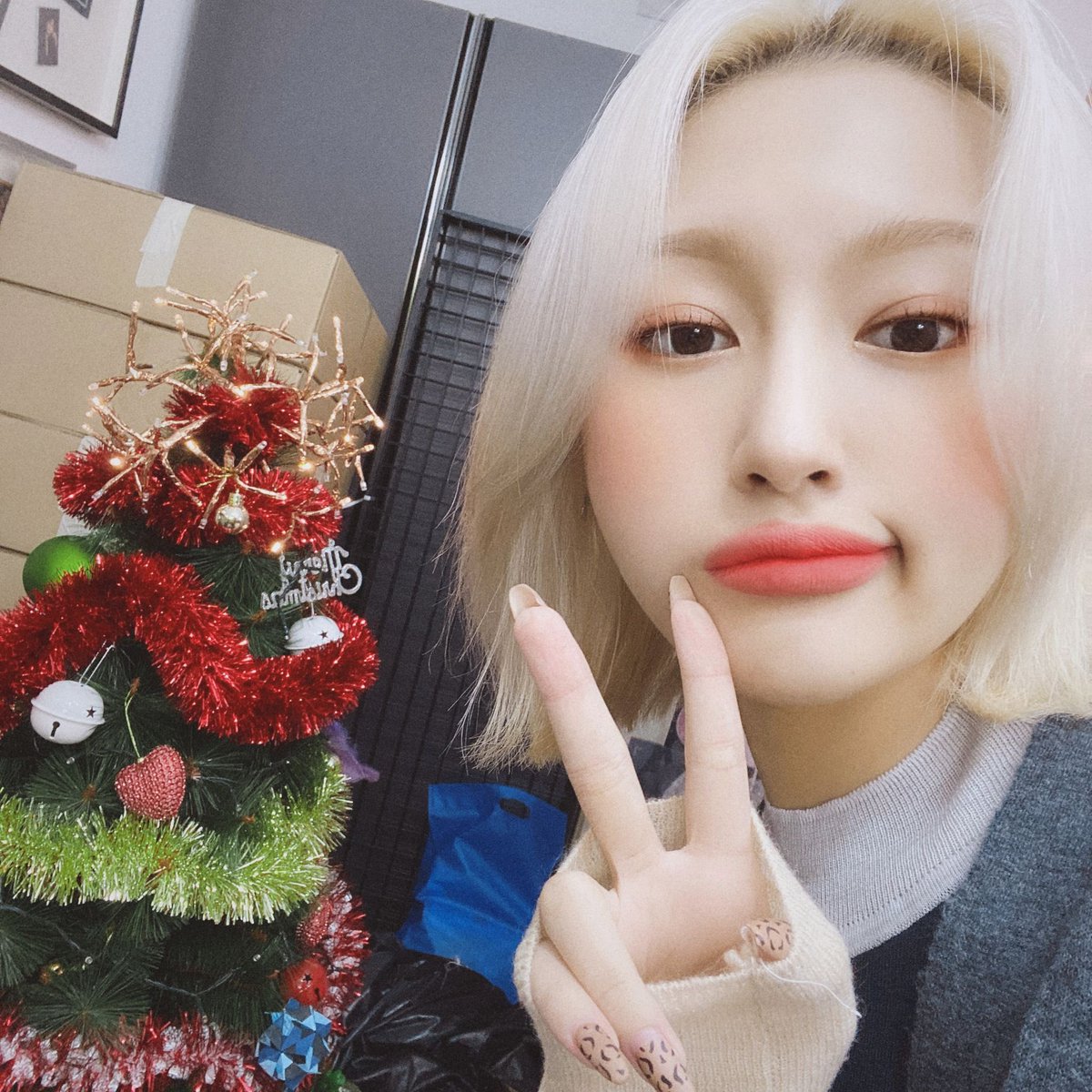 siyeon being round: a messy thread