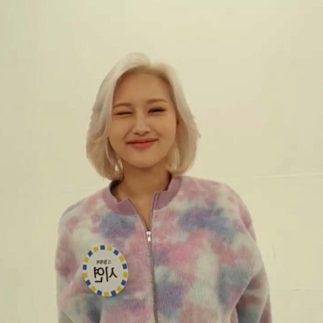 siyeon being round: a messy thread