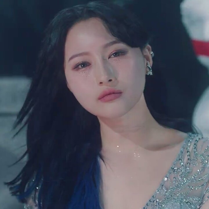 siyeon being round: a messy thread