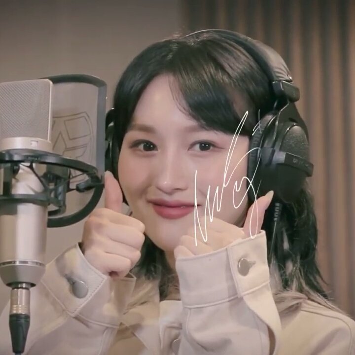 siyeon being round: a messy thread