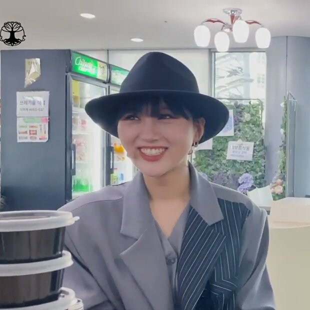 siyeon being round: a messy thread
