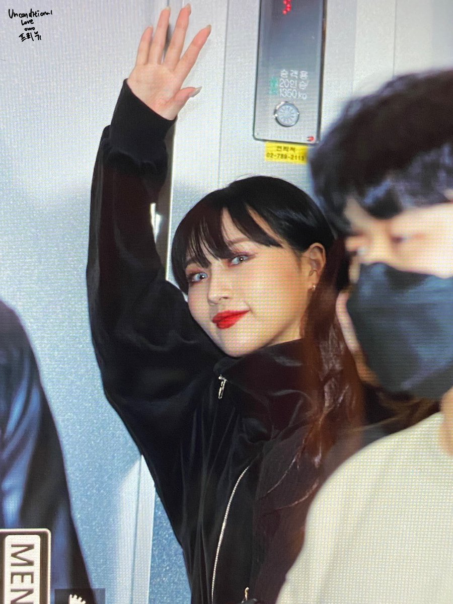 siyeon being round: a messy thread