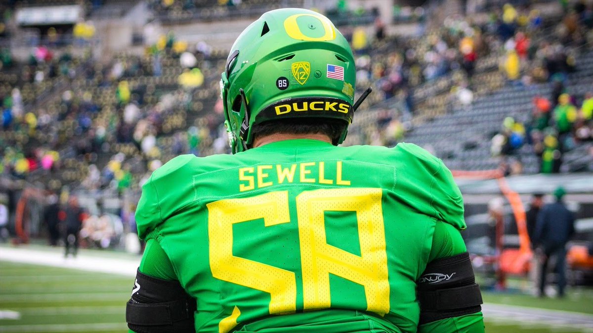 PFF_College's tweet image. Highest career run-blocking grade in the 2021 Draft class

1. Penei Sewell, Oregon: 94.8

2. Landon Dickerson, Bama: 93.9

3. Brady Christensen, BYU: 91.2

4. Teven Jenkins, OK St: 90.3

5. Christian Darrisaw, VA Tech: 90.2