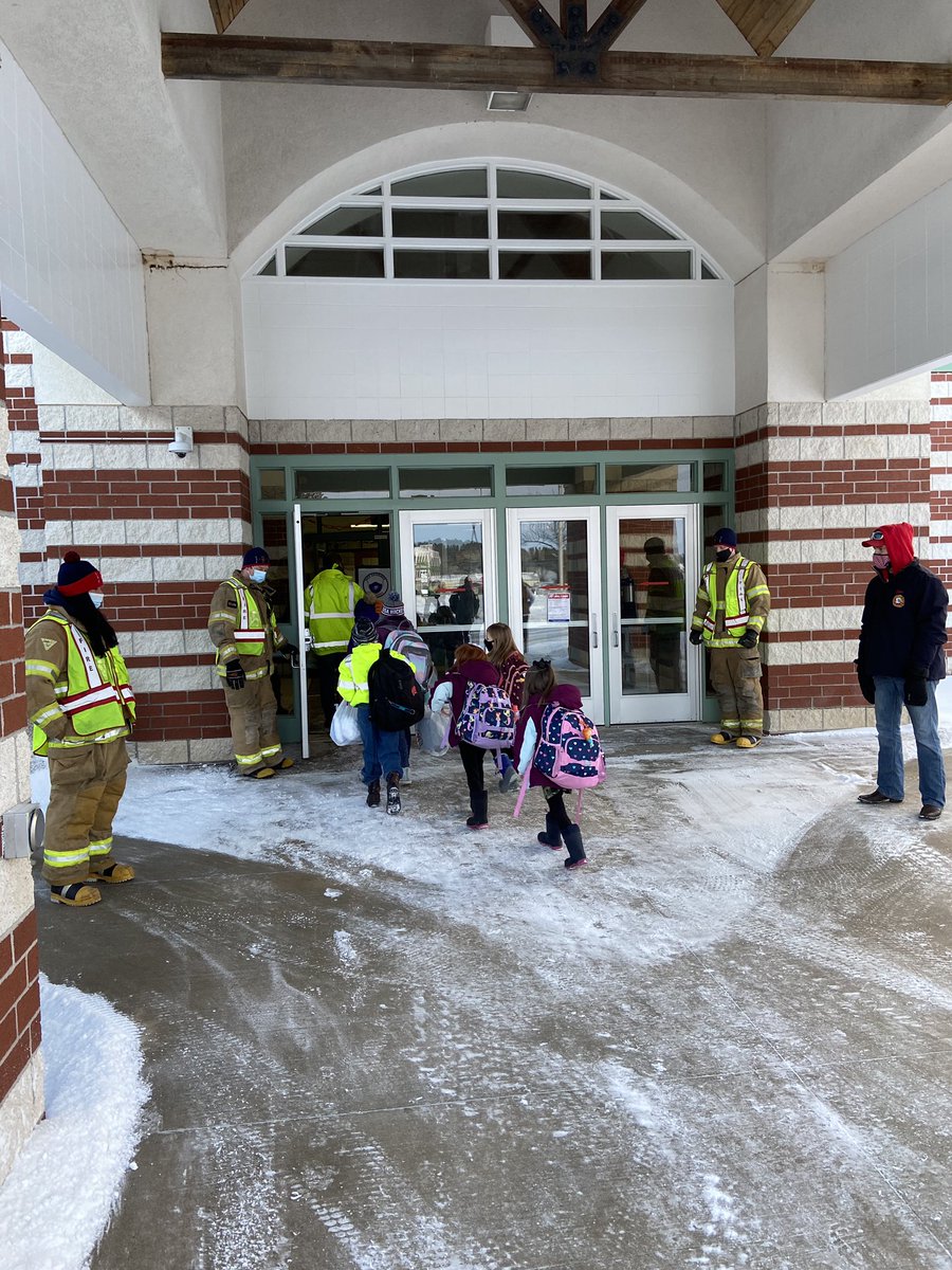 Special thanks to the Eagle River Fire Department for welcoming our students to school this morning to kick off our Kindness Week!#pinespride #KindnessMatters <a href="/EagleRiverFire/">Eagle River Fire</a>