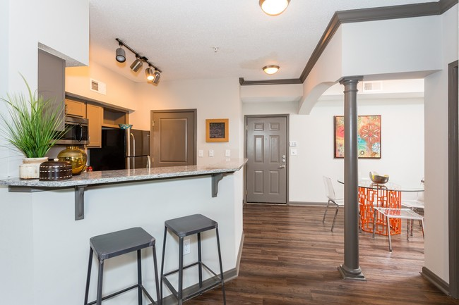 highlandwalk's tweet photo. Help yourself to an amazing homecooked meal in your spacious kitchen this evening! What's your favorite recipe to make after a long day? https://t.co/lPuC9yq8Zb