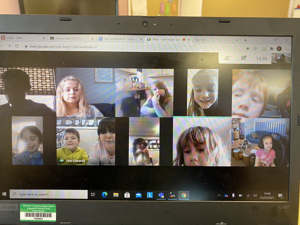 MrsMcHugh3's tweet photo. So lovely to see some of Dosbarth Cherry on our class video call today. The scavenger hunt was great fun and the snowy weather was a big talking point! @MaesYMynydd @GoogleForEdu #RemoteLearning #ClassCatchUp #CreativeContributors #CurriculumforWales https://t.co/4mNz6BslqH