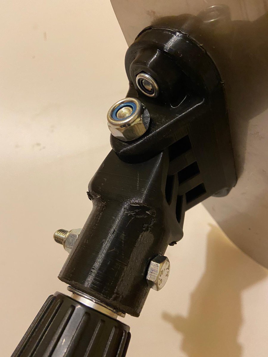 jfhudsonltd's tweet photo. The 3D printer has been busy again, printing an adjustable bracket to mount an extendable pole to a plate - part of our work on a new product launching soon. #jfhudsonfarming #forwardthinkingfarming #innovativefarming #workingtogether #familybusiness #inspiringgreatfarmers https://t.co/ESBdvQKHpO