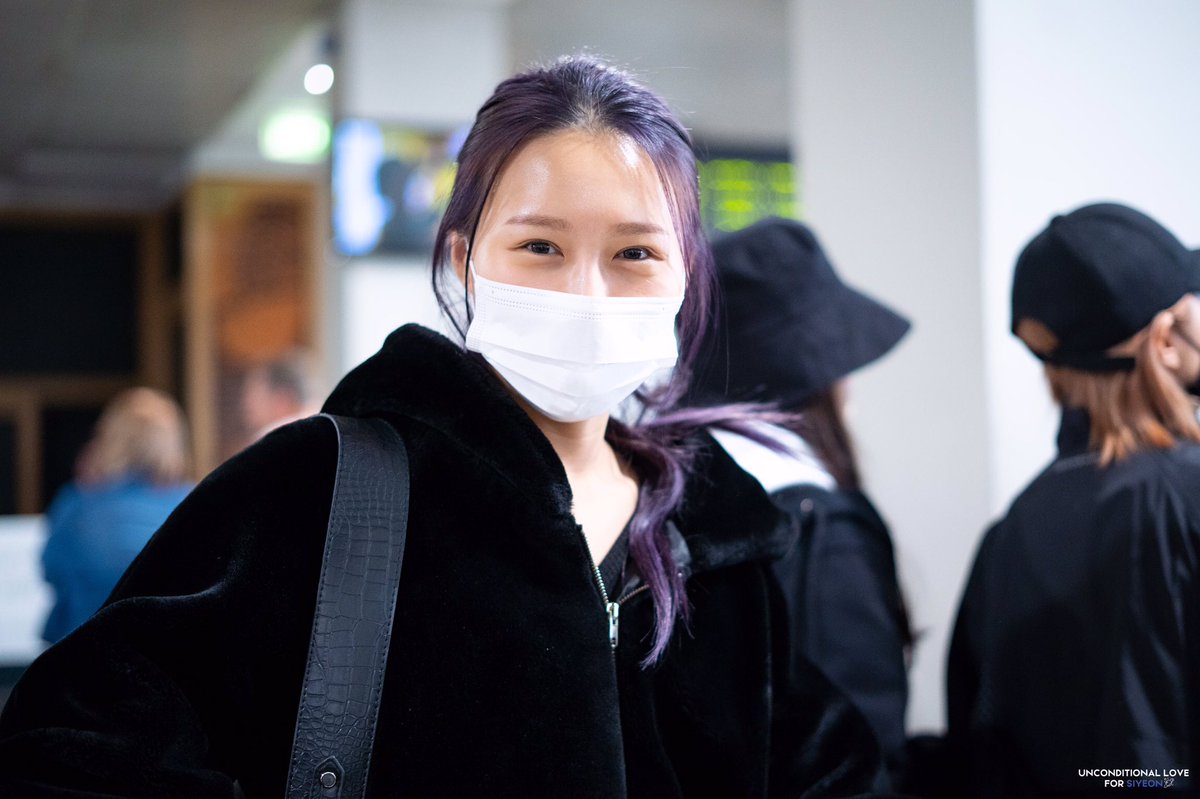 siyeon being round: a messy thread