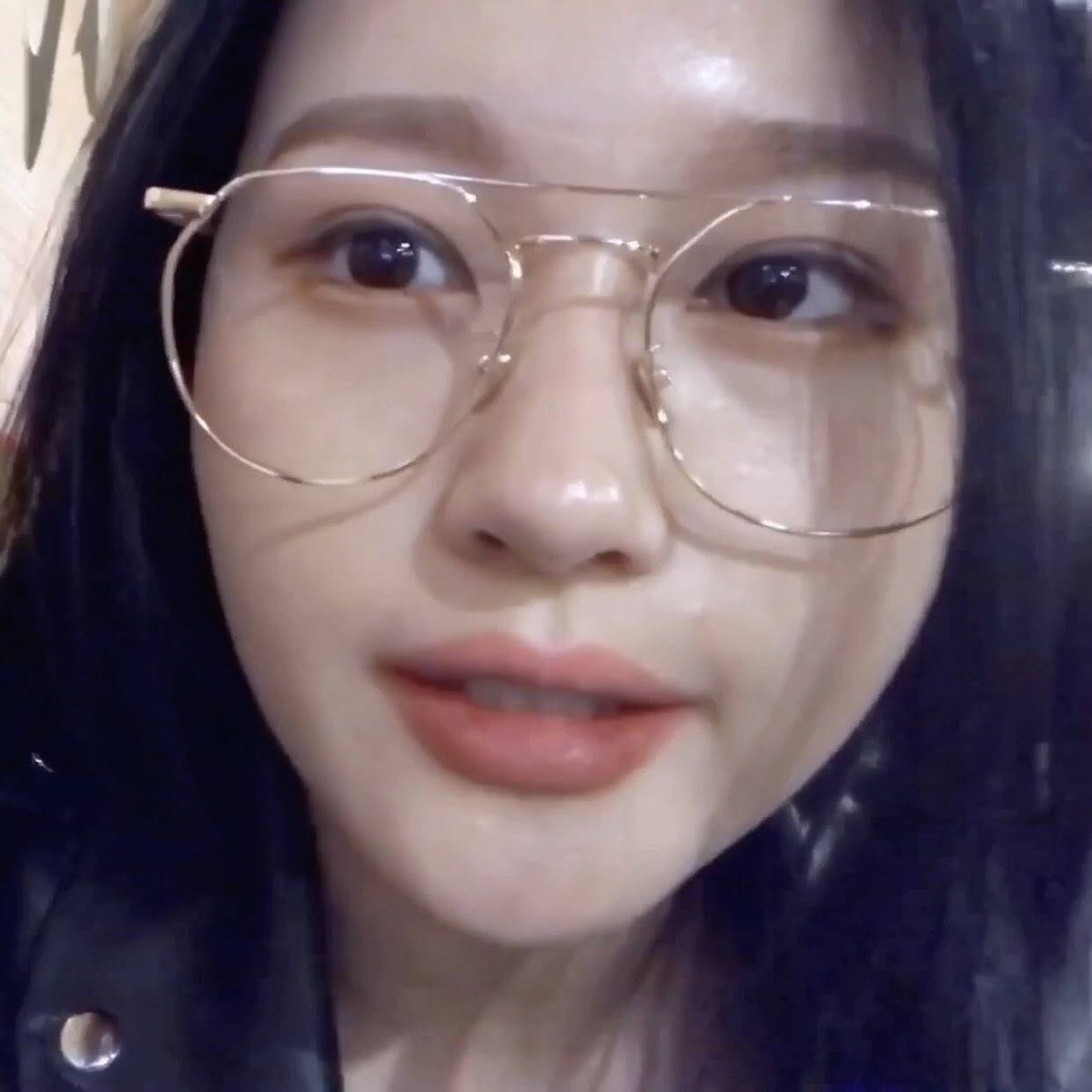 siyeon being round: a messy thread