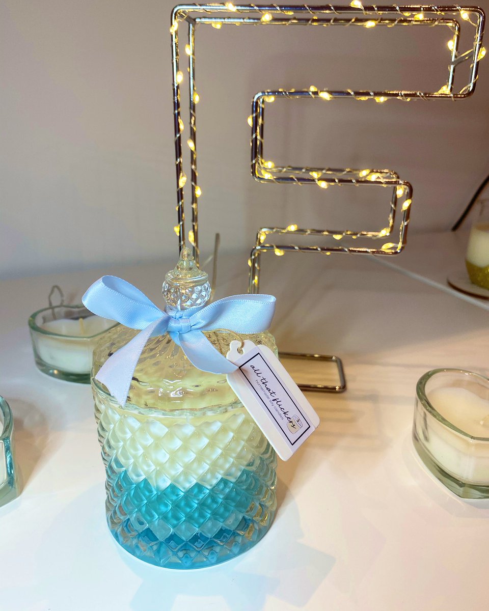 chanel_alethea's tweet photo. I started a wax melt and candle business over the past few months and I'm absolutely loving it! Available in a variety of scents, made from soy wax &amp; everything is vegan and cruelty free! Give us a follow on insta https://t.co/ac4lBDmFyi 🤍💙🤍💙 https://t.co/9RODhLDxCm