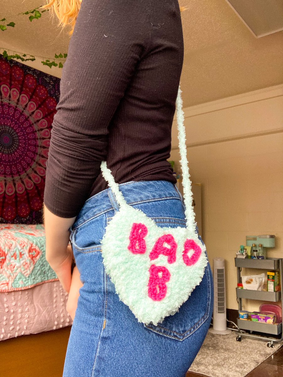 emilycrochets's tweet photo. more heart bags since y’all liked the first one hehe https://t.co/DC43Ys20OJ