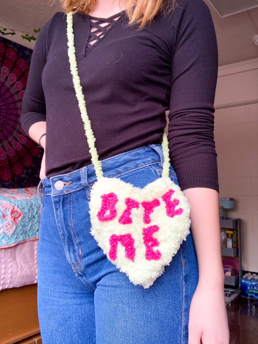emilycrochets's tweet photo. more heart bags since y’all liked the first one hehe https://t.co/DC43Ys20OJ