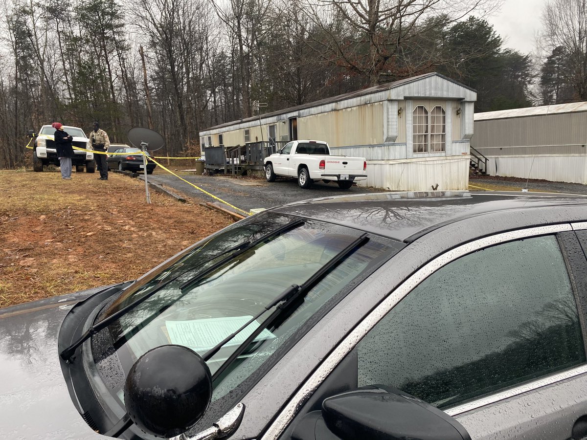 kendalldtv's tweet photo. Henry County Sheriff’s office is investigating the death of a man on Lakewood Park Drive in the Laurel Park community of Henry County. https://t.co/lFxk0cDypW