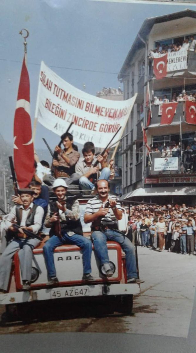 "Silah Tutmasını Bilmeyen Millet Bileğini Zincirde Görür" demiş eskiler.
#yabandabizimvatandabizim.